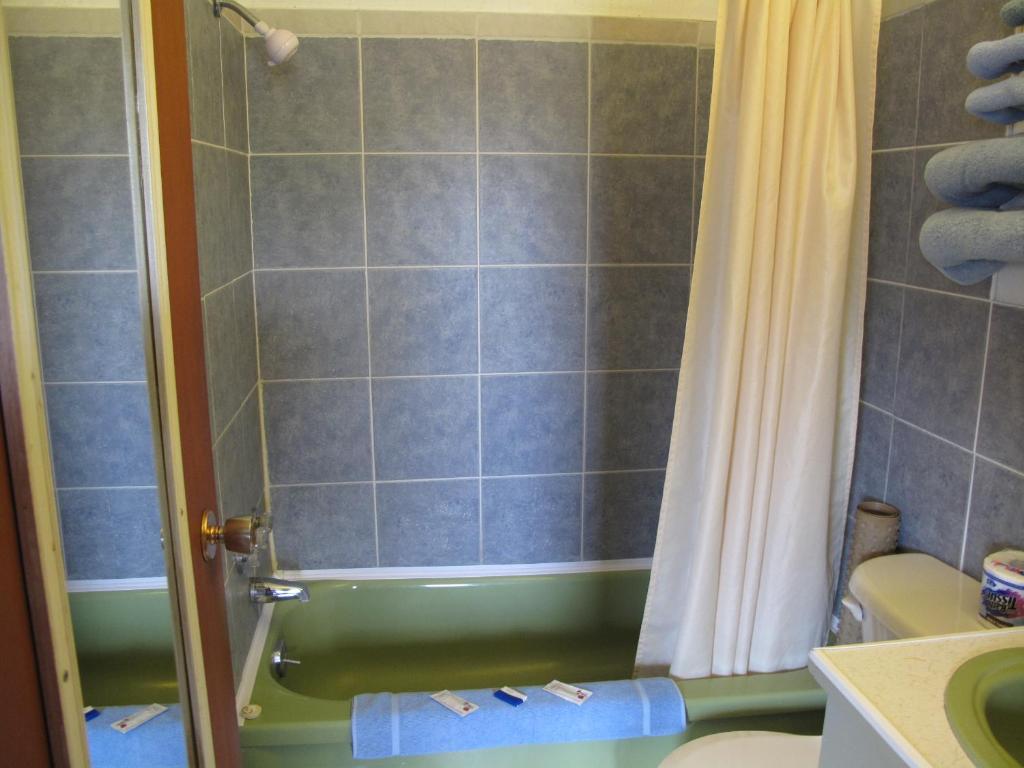 Blue Mountain Motel Pincher Creek Cameră foto